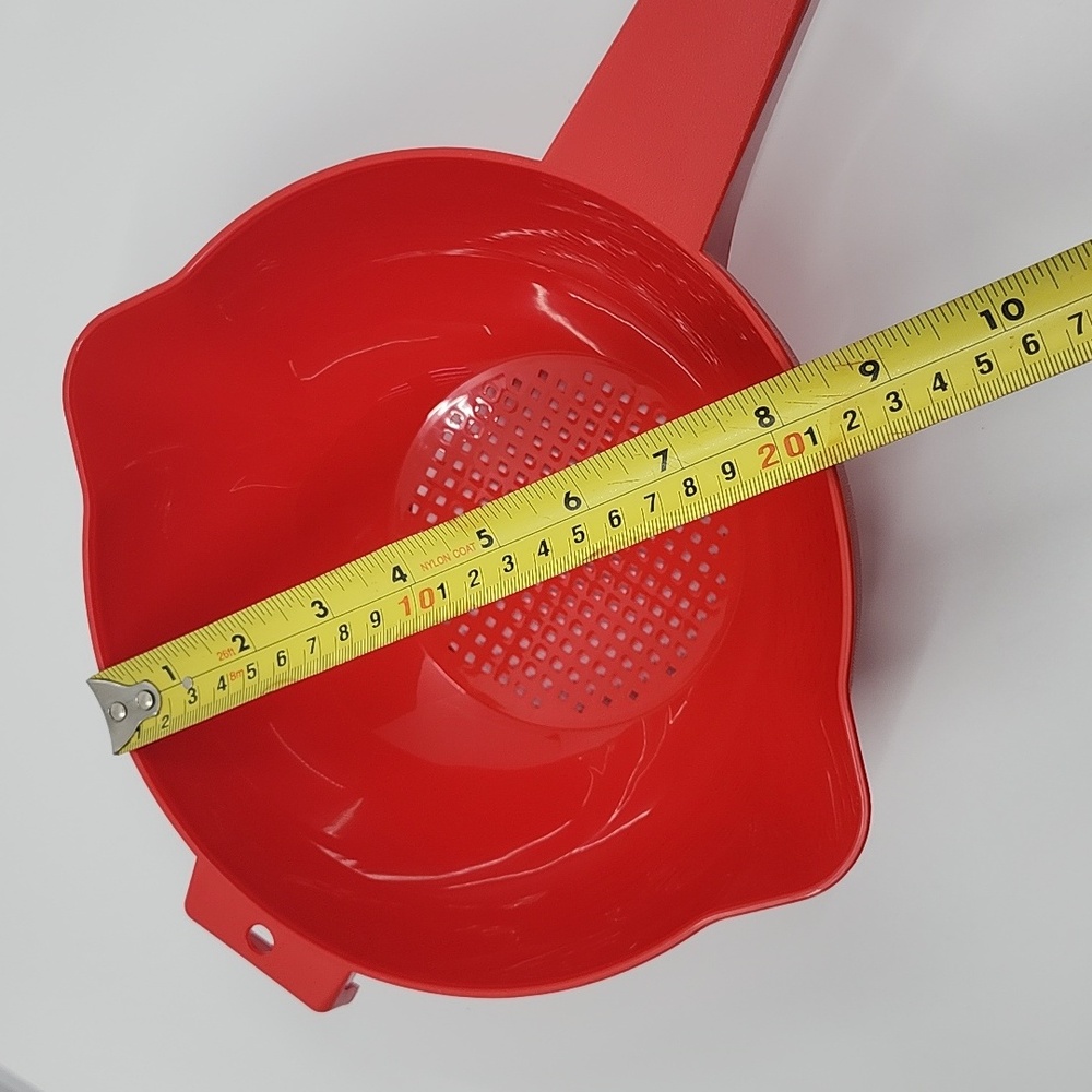 Tupperware Large Red Strainor New - Picture 4 of 5